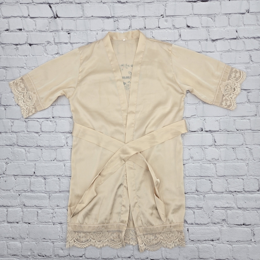 Elegant Cream Lace Trim Robe Monogram With EMMA SIZE:8 - Picture 4 of 7